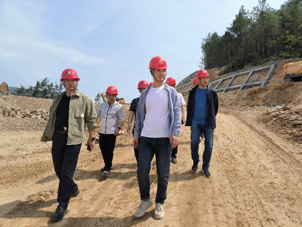 黎強(qiáng)帶隊(duì)開展五一節(jié)前安全檢查